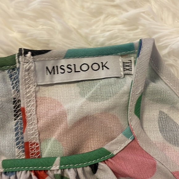 Miss Look Floral Top Sz 2X - Picture 3 of 4